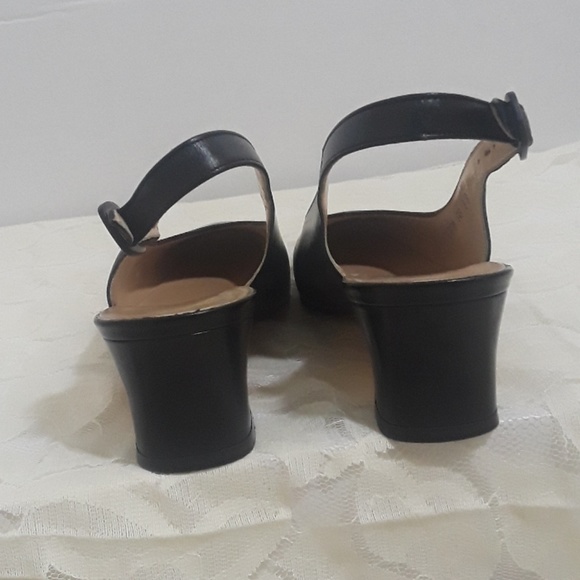 Ferraagamo Leather  shoes pre-owned condition - Picture 4 of 7